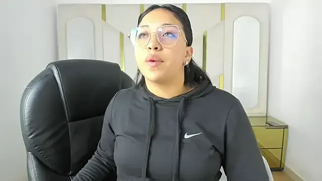 IsabellRodriguez18 — my buttocks bouncing on your face