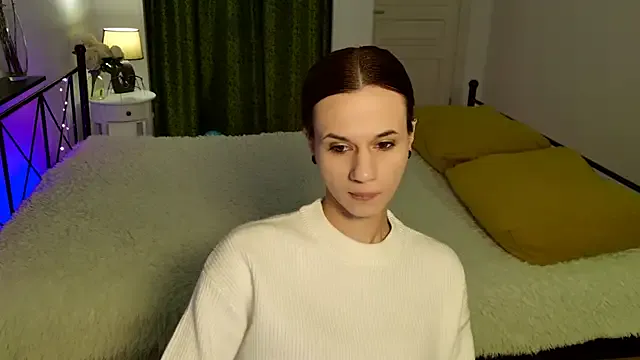 ItsAlisia — Play with tits