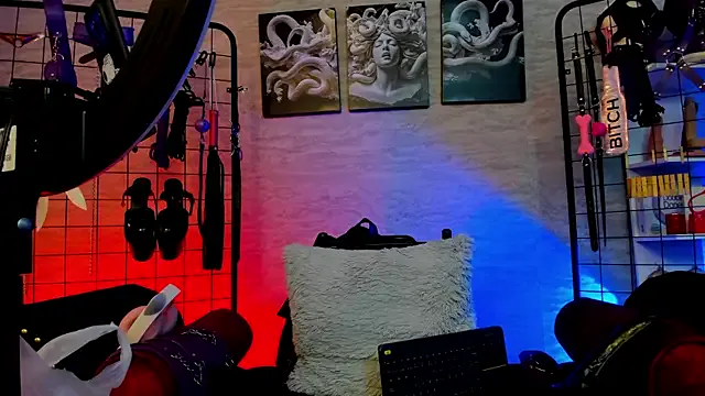 Avatar of IvanaFetish