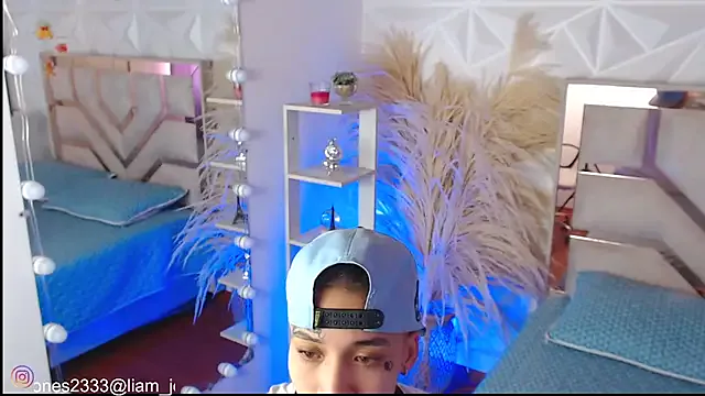 Jonesliam23 — Naked and put fingers in my nice pussy