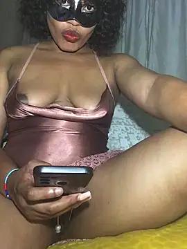 JuicyMummie from StripChat is Freechat