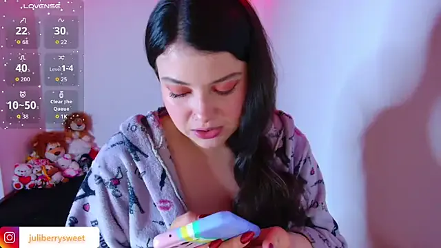 juli05star20 — FINGERS IN PUSSY