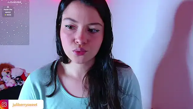 juli05star20 — SHOW NAKED