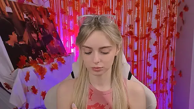 JuliaBrewwer — Show a bruise on my ass