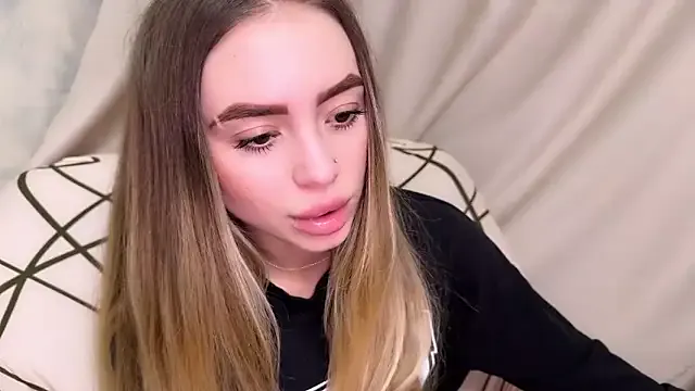 Juliamiracle — Look under my top