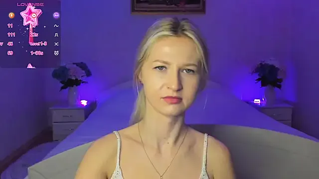 Julie_Blaze — Pussy play and soft moans