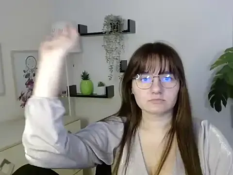 Julie_Diamond — blow a kiss