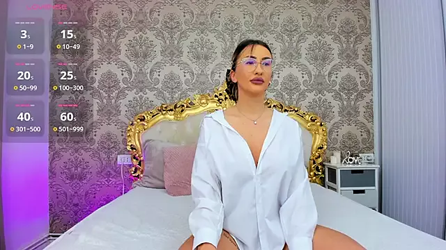 Avatar of JulieBigAssx