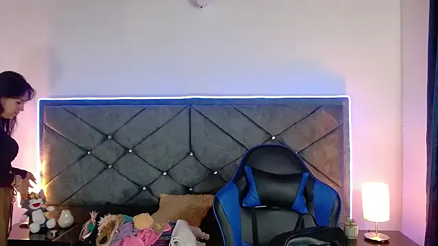 Julietacollins06 — Freechat on StripChat