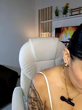 julietasmith_tcw from StripChat is Freechat