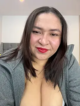 KarlaWild — show  my big tits   bounce