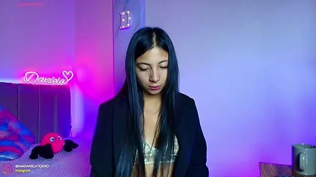 Karlee-Greyy from StripChat is Freechat