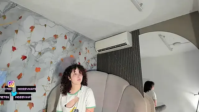 Katemoss70 — SHOW ME YOUR ASS