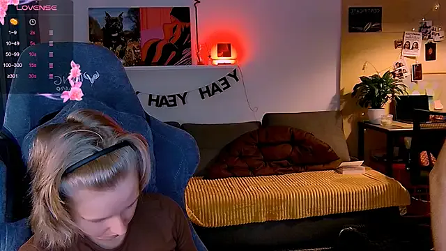 KatiKate — shaking my ass