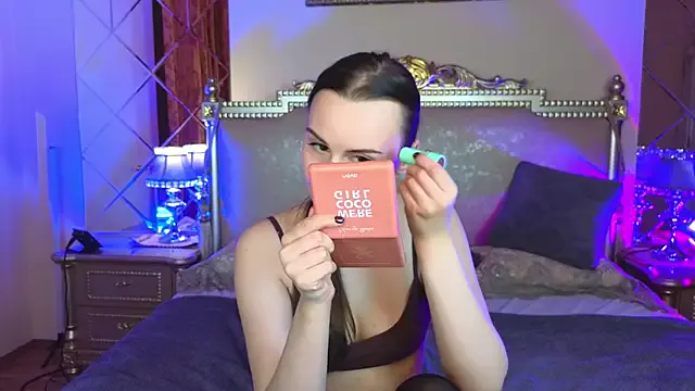 Kelly_Cartier — massage tits