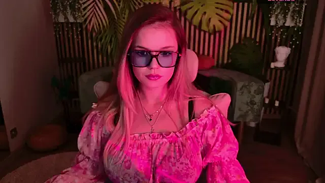 KellyHayden — Freechat on StripChat