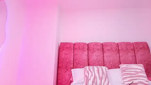 kendal_rossi — Freechat on StripChat