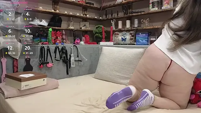 Kimberly-Caprice — Womanizer + Orgasmus