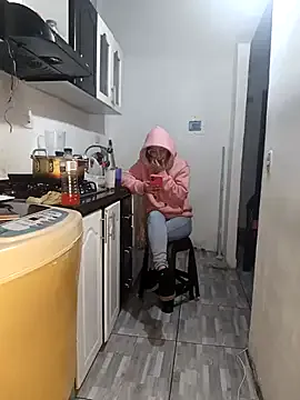 kingofqueenxxx — I undress completely