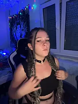 Avatar of kinkygirl420x