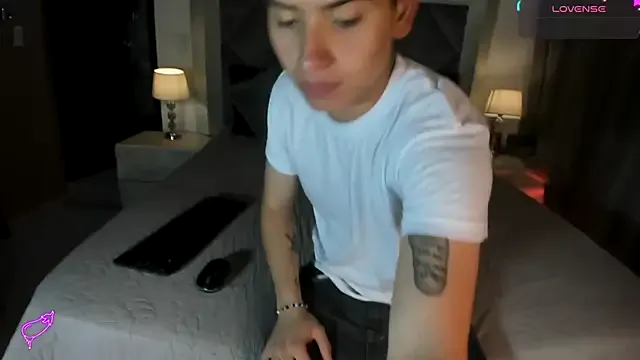 Avatar of kinkypetite1