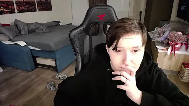 Kira_Bakker — Wet nipples