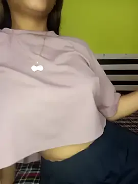Kitty_18teen — Flash boobs