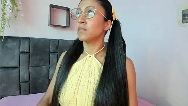 kitty_myers — Bounce my ass + 10 spanks 