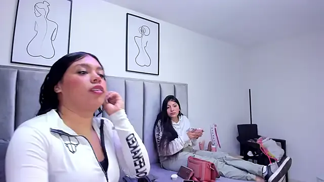 Kyla_Left — Fingering at my friend tits