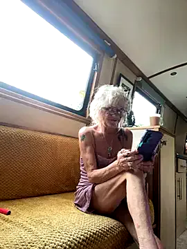 Avatar of ladyboatlady