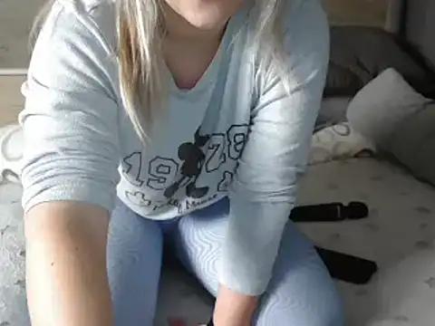 LaRa_forU from StripChat is Freechat