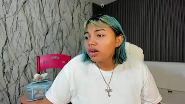 lara_jean23 — show tits x5min