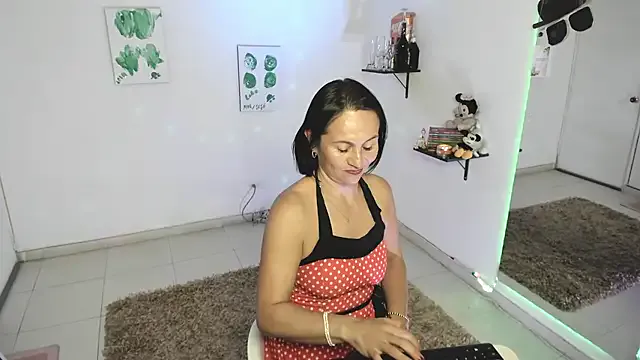 Avatar of Latin_Lola