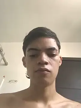 Latinos_2001 — Guys, I'm putting the dildo in my juicy