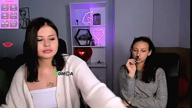 lau_ra_queen — flash boobs