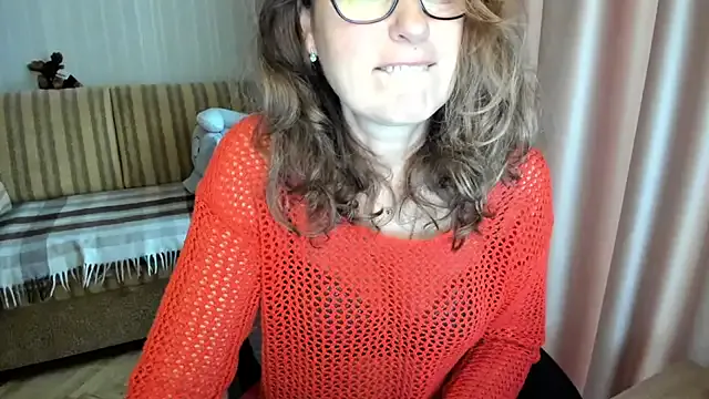 lauraoven — Freechat on StripChat