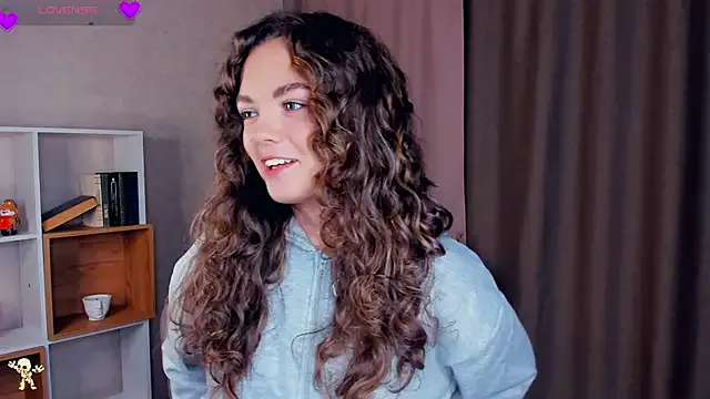 LaurelSatunas — Freechat on StripChat