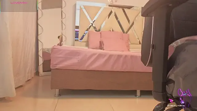 Laylafoxy_tay — PUSSY CLOSE UP