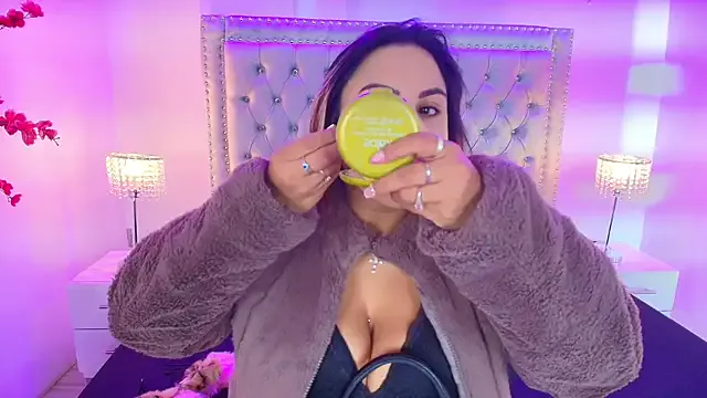 Lia_adamsss — spank ass *6 + twerk