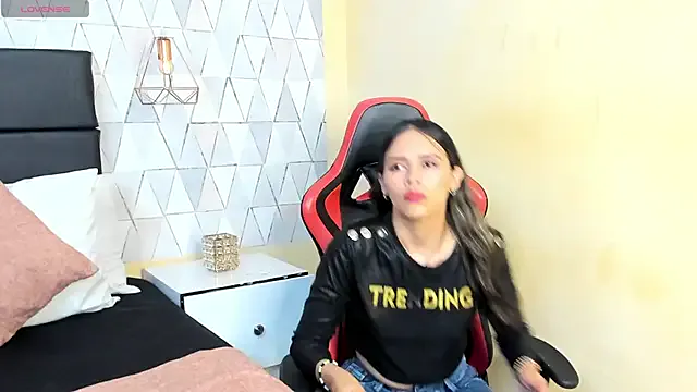 LiliJensen — pussy in closep