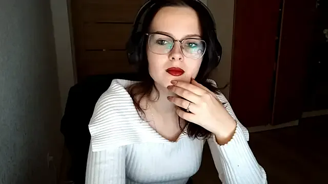 LouiseMarengo — Looking sexy in your eyes