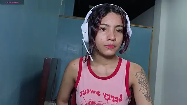 Lovelyamyy — MAKE ME WEt