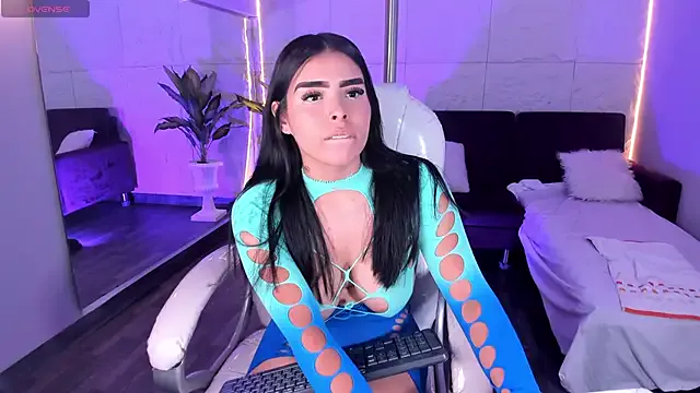 LovelyEyesx — saliva en my face