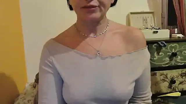 LovelyMia- — tutta nuda