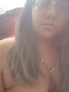 Lovelyrainn — Freechat on StripChat