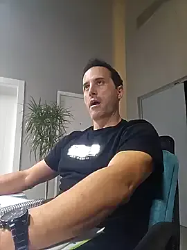 Lucas___81 — ir al bao para correrme pv