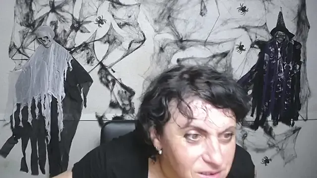 LuciaMii — playing with a pussy