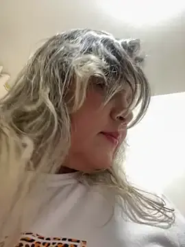 Avatar of Lucy_Milf_474