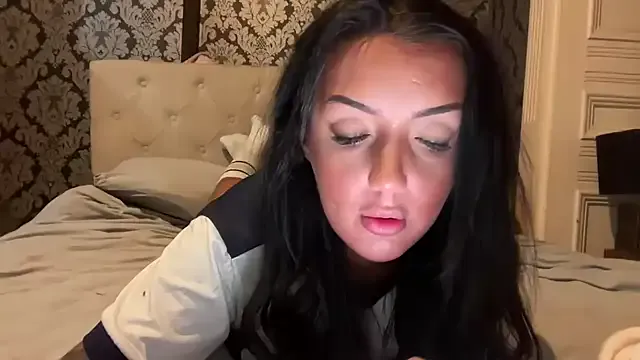 LucyLuxee19's avatar