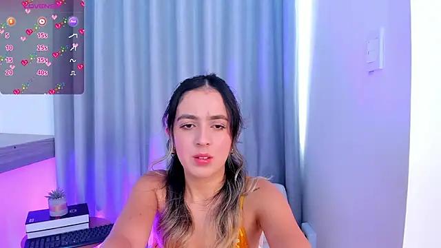 Lucyortiz_ from StripChat is Freechat